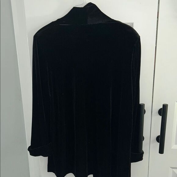 Mercer & Madison Black Velvet Cardigan 1X - Picture 2 of 4